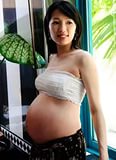Pregnant abused asian в джунглях