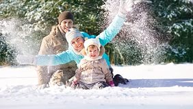 Семейное фото в снегу